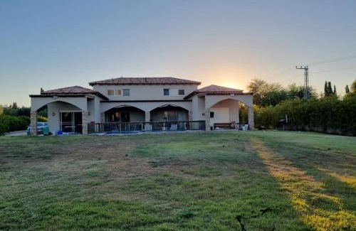 Tal Shahar Villa | Relaxing Villa with Pool in Lush Garden Paradise