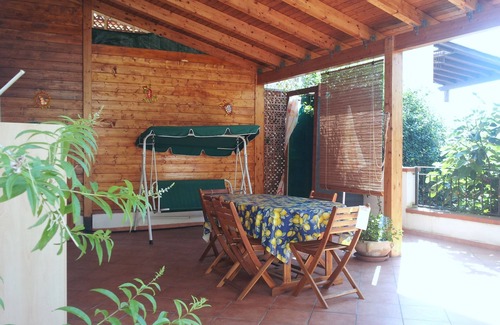 Capaci Villa | Cozy Villa with Ocean View & Outdoor Shower Near Culture