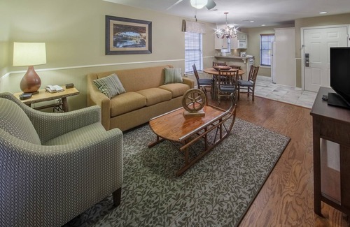 Canyon Lake Villa | Villa with Access to 6 Pools and Mini-Golf | Rated 9.4/10
