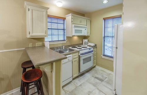 Canyon Lake Villa | Villa with Access to 6 Pools and Mini-Golf | Rated 9.4/10