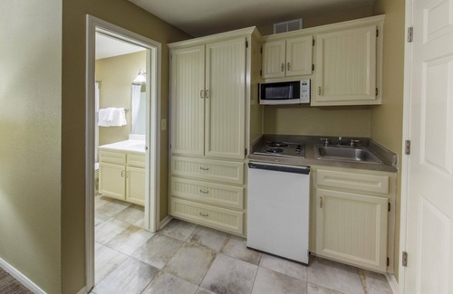 Canyon Lake Villa | Villa with Access to 6 Pools and Mini-Golf | Rated 9.4/10