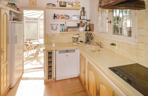 Plaine de la Brague Villa | Inviting Villa with Pool and Ocean View in Antibes