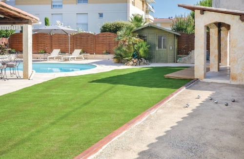 Plaine de la Brague Villa | Inviting Villa with Pool and Ocean View in Antibes