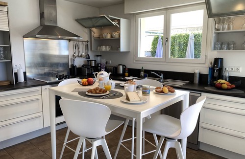 Veyrier-du-Lac Villa | Experience Lake View Bliss at Villa Annecy - Rated 10/10