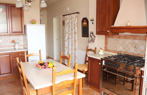 Fontane Bianche Villa | Relaxing Villa with Pool, Garden, and Ocean View Awaits