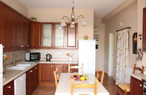 Fontane Bianche Villa | Relaxing Villa with Pool, Garden, and Ocean View Awaits