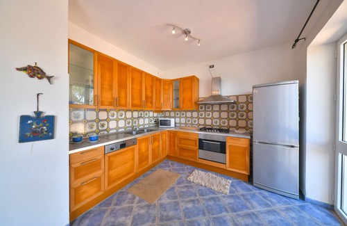 Panza Villa | Gulf View Villa with Private Parking and Pool Access