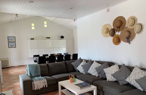 Saint-Paul-en-Foret Villa | Villa with Private Heated Pool and Scenic Views in France