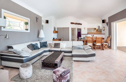 San-Gavino-di-Carbini Villa | Stunning Villa with Private Pool & Ocean Views, 10/10 Rated