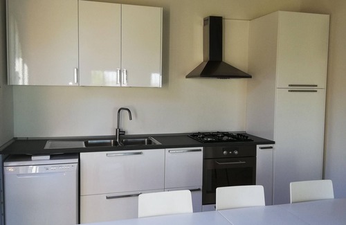 Osimo Villa | Cozy Villa with Garden, Pool & Spa for 6 Guests
