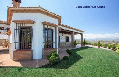 Iznate Villa | Idyllic Villa with Pool, Garden & Ocean Views - Rated 9.8/10