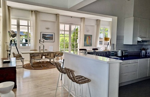 Pyla-sur-Mer House | Elegant Villa with Heated Pool Just Steps from the Dune