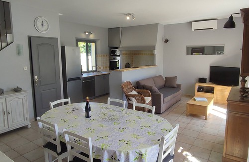 Merindol Villa | Relaxing Villa with Heated Pool & Jacuzzi in Luberon