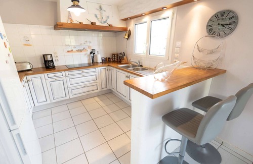 Guidel-Plages Villa | Relaxing Villa with Heated Pool & Garden Near the Sea