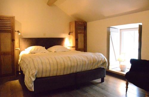 Gembes House | Relaxing Villa with Hot Tub in a Tranquil Setting