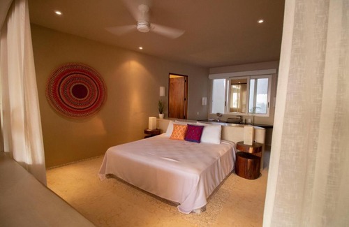 Troncones Villa | Elegant Villa with Jacuzzi and Breathtaking Ocean Views