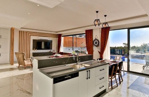 Uzumlu Apartment | Villa with Jacuzzi, Hammam, Sauna and Pool in Kas