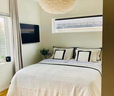 Godvik Villa | Relaxing Villa with Hot Tub and 9/10 Guest Ratings
