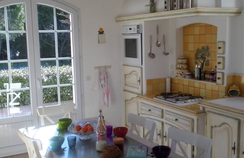 Entrechaux Villa | Villa Retreat with Heated Pool & Garden Near Vaison