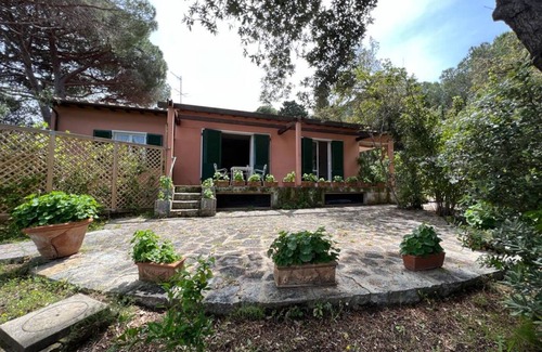 Procchio Villa | Idyllic Villa with Garden and Sea View, Rated 10/10