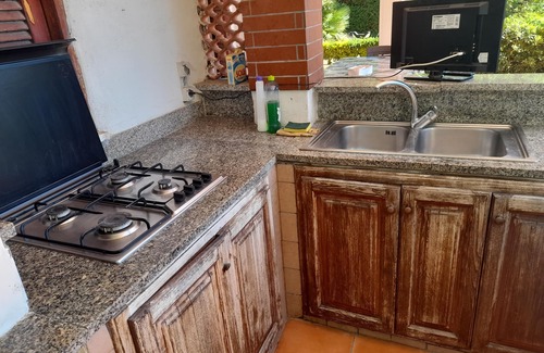 Sessa Aurunca Villa | Cozy Villa with Garden, Steps from the Sea and Pet-Friendly