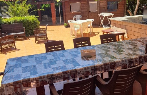 Sessa Aurunca Villa | Cozy Villa with Garden, Steps from the Sea and Pet-Friendly