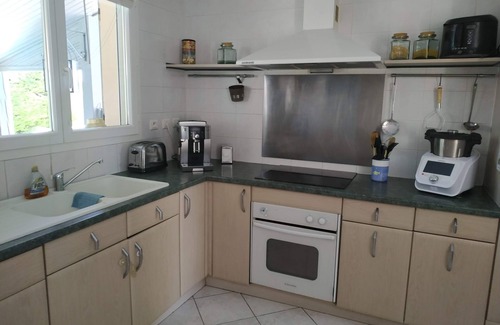 Redessan House | Idyllic Villa with Pool Near Nîmes - Guest Rated 10/10