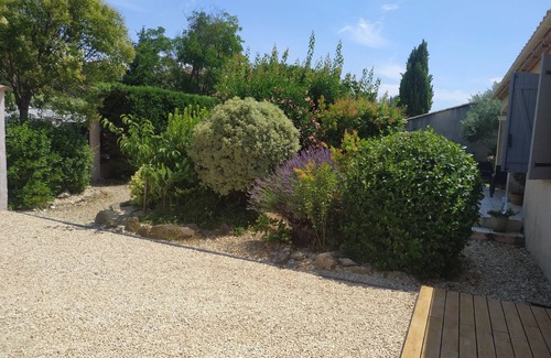 Redessan House | Idyllic Villa with Pool Near Nîmes - Guest Rated 10/10