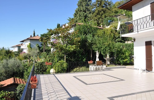 Pulciano House | Tranquil Villa with Mediterranean Garden & Pet-Friendly Perks