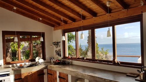 Agulo Villa | Oceanfront Villa with Spectacular Ocean Views & Family Friendly
