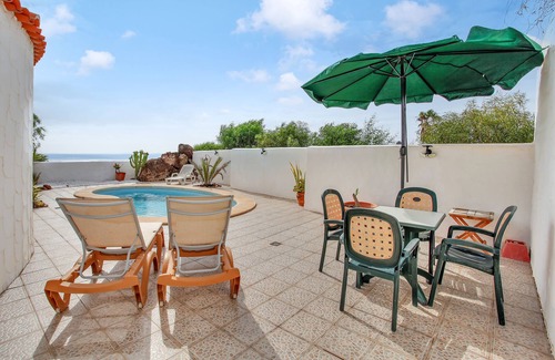 Parque Holandes Villa | Cozy Villa with Pool and Atlantic Ocean Views