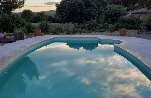 Lambesc Villa | Beautiful Villa with Pool, BBQ & Ping-Pong Near Village