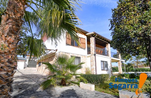 El Roc de Sant Gaieta House | Inviting Villa with Pool, Barbecue & Close to the Beach
