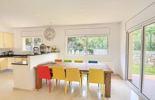 Sa Riera Villa | Villa with Pool, Garden & Ocean View for Your Next Getaway