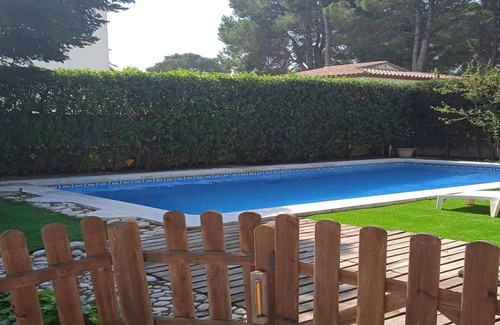 Miami Platja Villa | Relaxing Villa with Pool and Private Garden Near the Sea