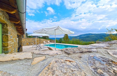 Bartolici Villa | Relaxing Villa with Pool & Ocean Views for Your Getaway
