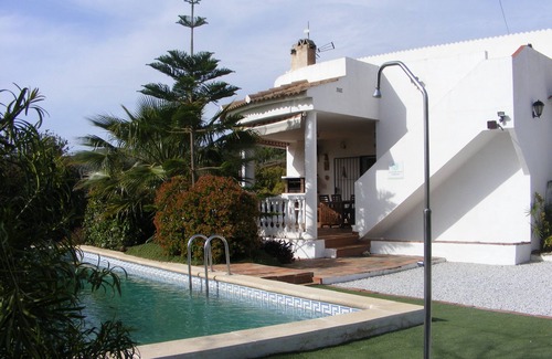 Benamargosa Villa | Seaside Villa for 6 with Air Conditioning & Family-Friendly