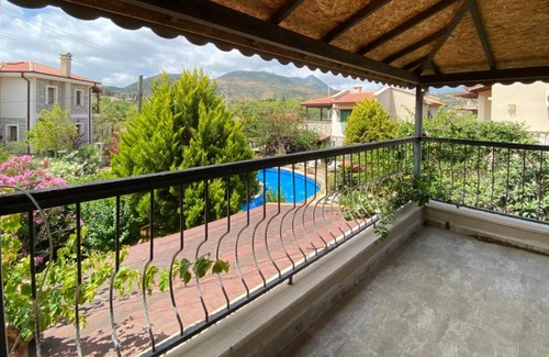 Old Datca Villa | Villa with Pool and View near Old Town in Datca