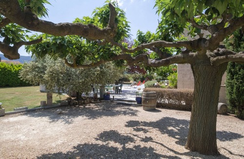 Maubec House | Idyllic Villa with Pool and Ocean View in Luberon