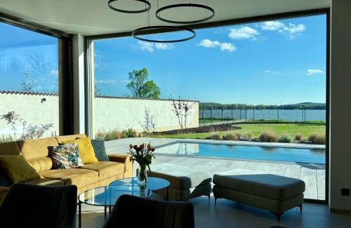 Pasohlavky Villa | Tranquil Villa by Mušovské Jezero with Pool and Ocean Views