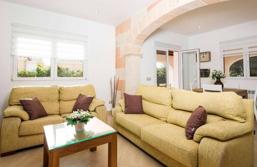 Cales Piques Villa | Villa with pool close to Cala n Blanes centre.