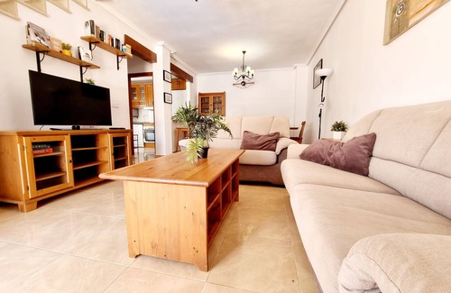 Rojales House | Relaxing Villa with Pool for 10 in Lo Marabú, Rojales