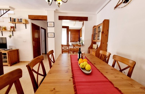 Rojales House | Relaxing Villa with Pool for 10 in Lo Marabú, Rojales