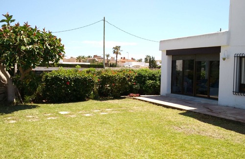 Roquetas de Mar Ski Chalet | Beachside Villa with Pool - Guest Rated 9.8/10