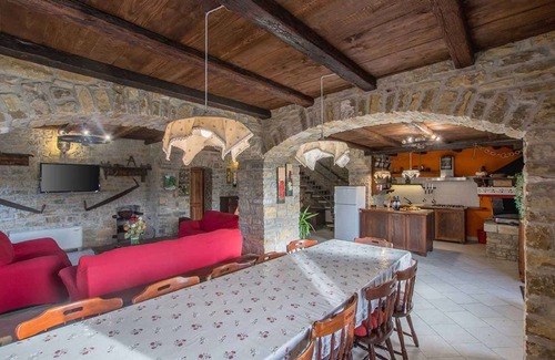 Oprtalj Villa | Inviting Villa with Pool, Ideal for Groups of 12