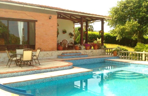 Turbaco Villa | Inviting Villa with Pool Near Cartagena, Colombia