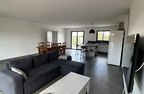 Vendemian Villa | Idyllic Villa with Pool in Serene Hérault Village
