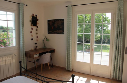 Pinet Villa | Inviting Villa with Pool and Spa in Pinet - Guest Rated 9.6