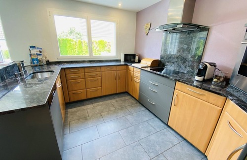Dottikon House | Relaxing Villa with Pool: Leon’s Holiday Homes Awaits You