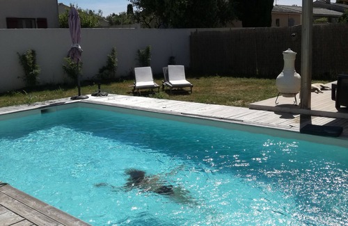 Vedene Villa | Inviting Villa with Pool Near Avignon for Memorable Getaways